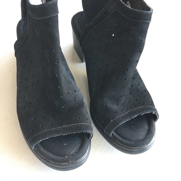 Steven by SM Phoebiey Perforated Peep-Toe Sandals - Picture 3 of 7